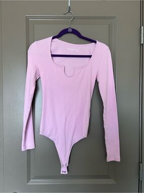 Abercrombie Ribbed Long-Sleeve Bodysuit - Pink
